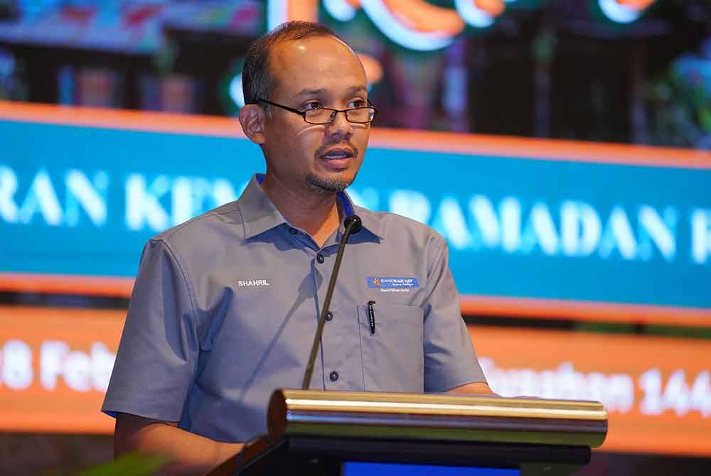 Ahmad Shahril berucap pada Majlis Pelancaran Kempen Ramadan Raya Tulus Ikhlas Bank Rakyat di Menara Kembar Bank Rakyat pada Rabu. Foto Sinar Harian-MOHD HALIM ABDUL WAHID