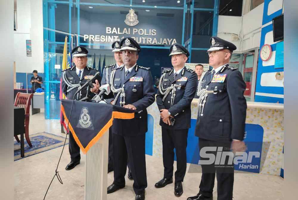 Allaudeen semasa sidang akhbar selepas merasmikan Balai Polis Presint 11 di Putrajaya pada Khamis.