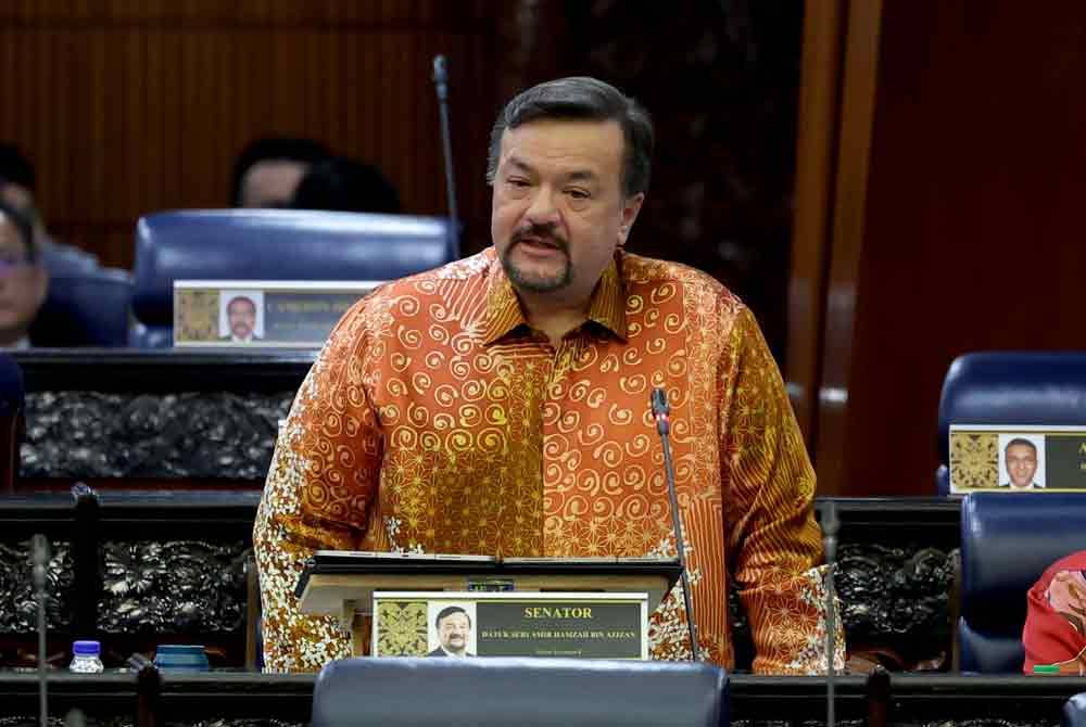 Amir Hamzah ketika sesi Waktu Pertanyaan-Pertanyaan Menteri pada Persidangan Dewan Rakyat di Bangunan Parlimen pada Khamis.Foto Bernama