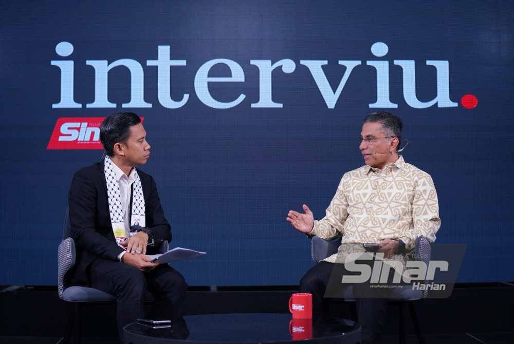 Program Interviu bertajuk “Hilangkah Palestin Dari Peta Dunia??” menampilkan Ketua Kaukus Palestin Parlimen Malaysia, Syed Ibrahim Syed Noh (kanan) dan dihoskan oleh Haizir Othman yang berlangsung di Kompleks Kumpulan Karangkraf pada Khamis. Foto Sinar Harian MOHD HALIM ABDUL WAHID