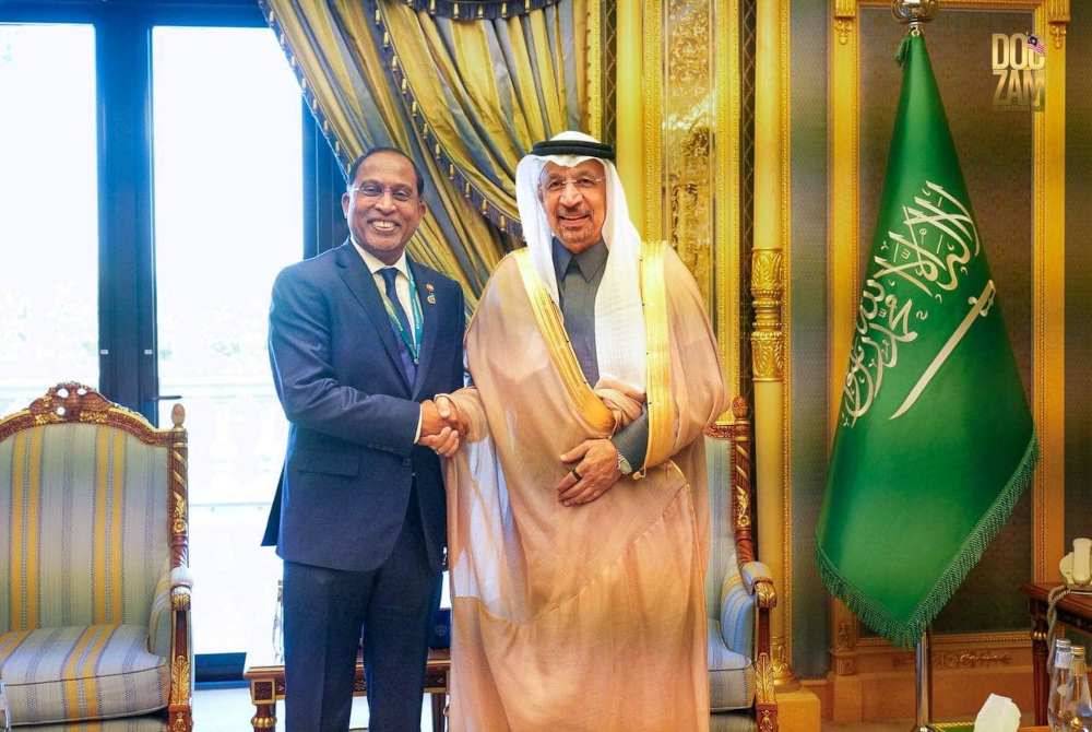 Zambry turut bertemu Khalid Al Falih di Riyadh. Foto Facebook Zambry