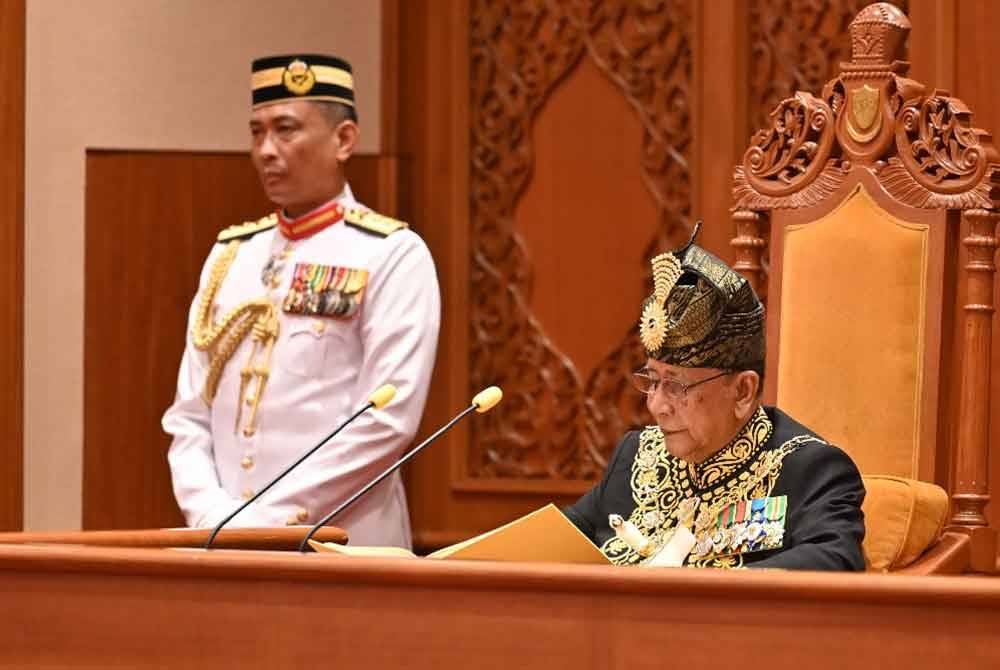 Sultan Sallehuddin bertitah ketika merasmikan Mesyuarat Pertama Penggal Kedua DUN Kedah ke-15, di Wisma Darul Aman.