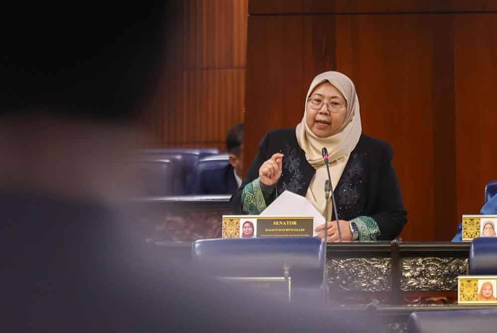 Fuziah Salleh ketika sesi soal jawab Waktu Pertanyaan-Pertanyaan Menteri sempena Sidang Dewan Rakyat di Bangunan Parlimen hari ini. - Foto: Bernama