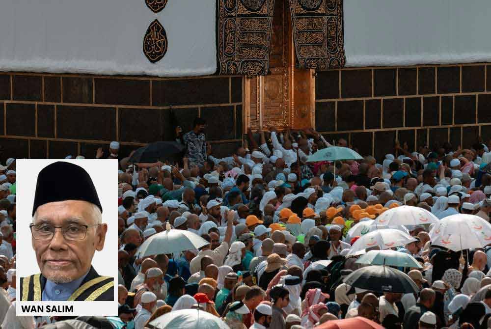 Hukum mengusap atau mengucup hajarulaswad adalah sunat dan perbuatan itu bukan syarat sah tawaf untuk ibadat haji atau umrah. Foto Pexels.com