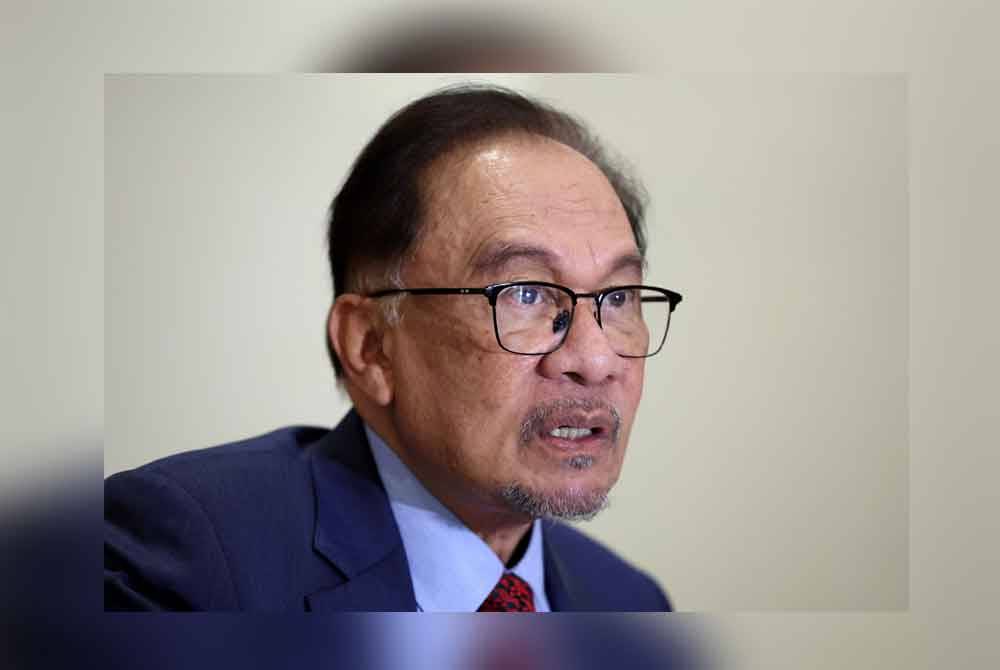 Anwar bercakap pada sidang media bersama pengamal media dari Malaysia pada Selasa sempena lawatan rasmi beliau ke Australia. Foto Bernama