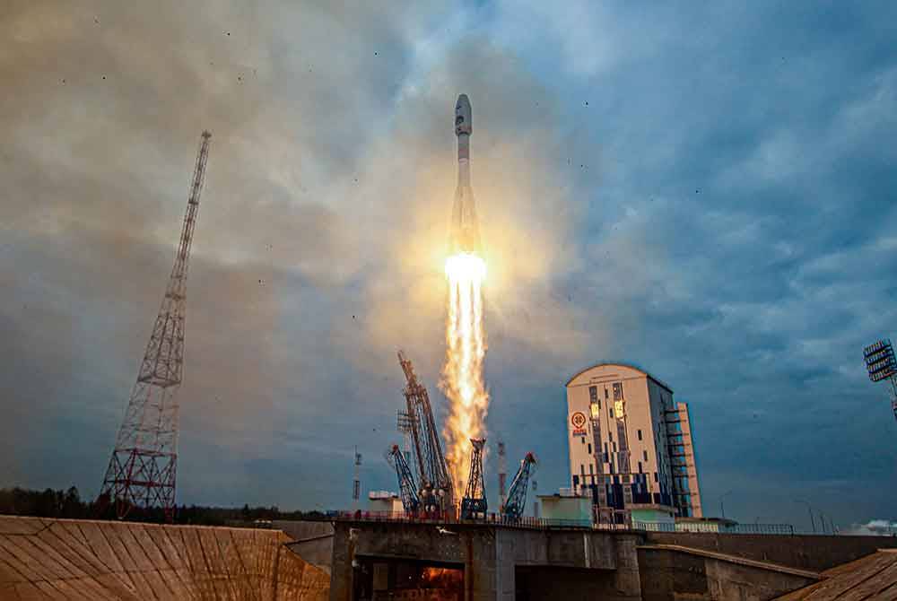 Rusia melancarkan misi bulan pertama menerusi kapal angkasa lepas Soyuz-2 di wilayah Amur tahun lalu. - Agensi