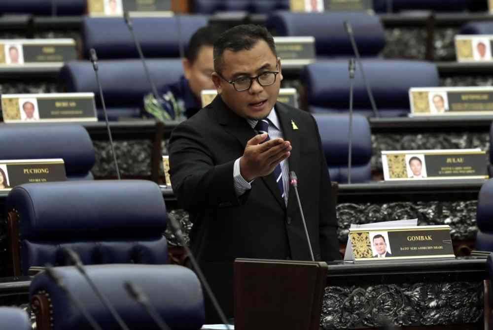 Amirudin berbahas sempena Sidang Dewan Rakyat di Bangunan Parlimen pada Khamis. Foto Bernama