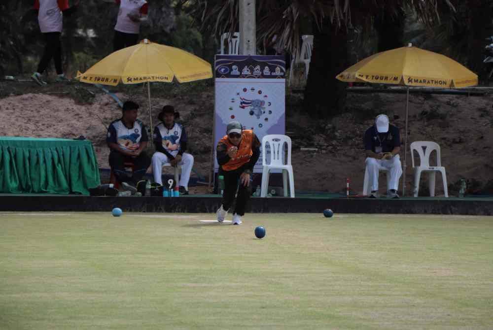 Antara aksi pemain negara yang menyertai Kejohanan Boling Padang Asia ke-15 di Pattaya, Thailand. Foto FB Malaysia Lawn Bowls Federation