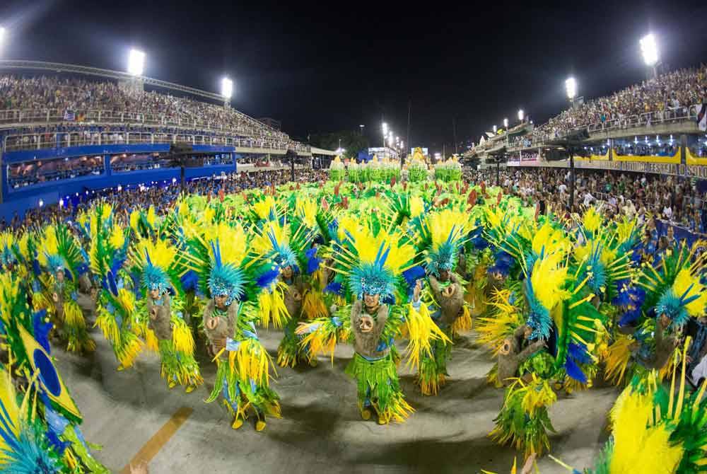 Samba merupakan tarian yang popular di Brazil dan telah menjadi ikon identiti nasional negara berkenaan.