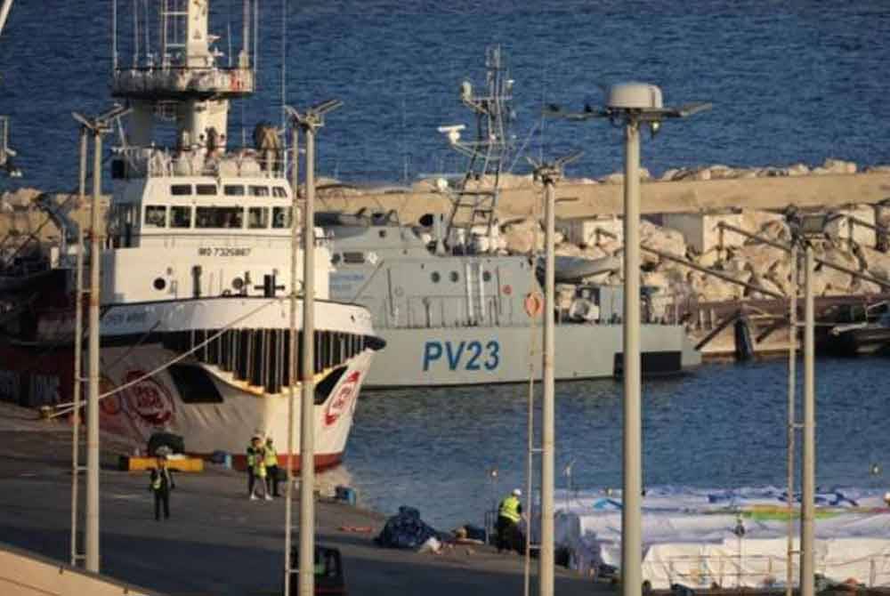 Kapal Open Arms milik NGO Sepanyol ketika berlabuh di Larnaca sebelum meneruskan perjalanan ke Semenanjung Gaza membawa bantuan kemanusiaan. Foto REUTERS