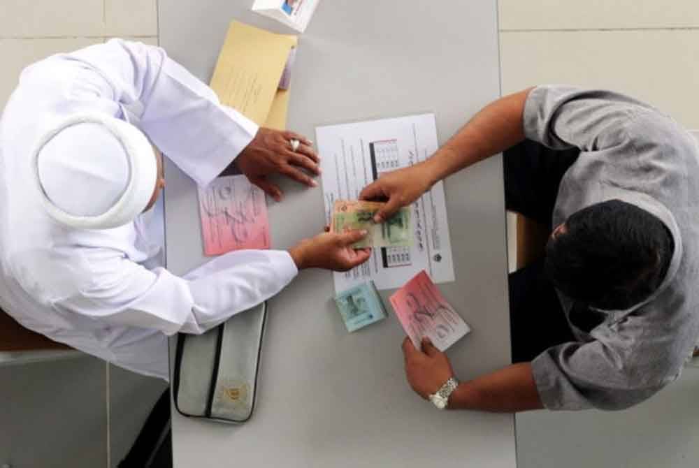 MAIK menetapkan kadar zakat fitrah di Kelantan sebanyak RM7. Gambar hiasan