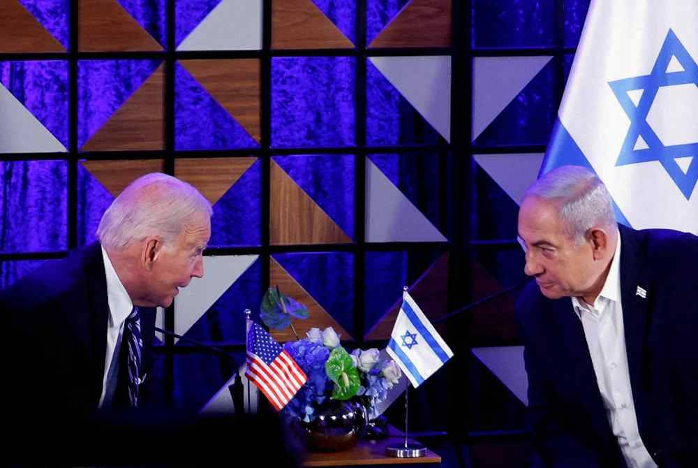 Biden (kiri) kecewa dengan tindakan Netanyahu yang berterusan mengarahkan tentera Israel membedil Gaza. Foto Agensi