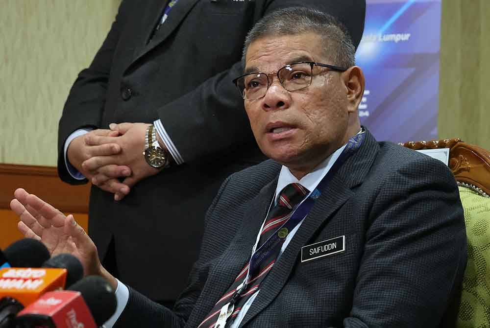 Menteri Dalam Negeri Datuk Seri Saifuddin Nasution Ismail mengadakan sesi sidang media pada Majlis PDRM Special Dialogue 2024 di Maktab PDRM hari ini. Foto Bernama