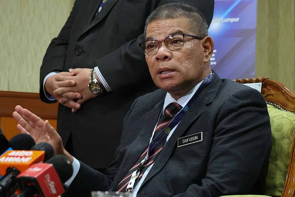 Saifuddin Nasution mengadakan sesi sidang media pada Majlis PDRM Special Dialogue 2024 di Maktab PDRM, pada Isnin. Foto Bernama