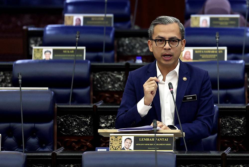 Fahmi Fadzil ketika sesi Waktu Pertanyaan-Pertanyaan Menteri pada Persidangan Dewan Rakyat di Bangunan Parlimen pada Selasa. - Foto Bernama