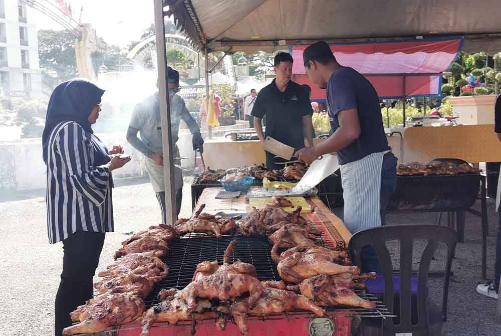 MBKT menetapkan urus niaga makanan dan minuman melibatkan pengusaha, pemilik dan pelanggan beragama Islam bermula jam 3 petang sepanjang Ramadan.