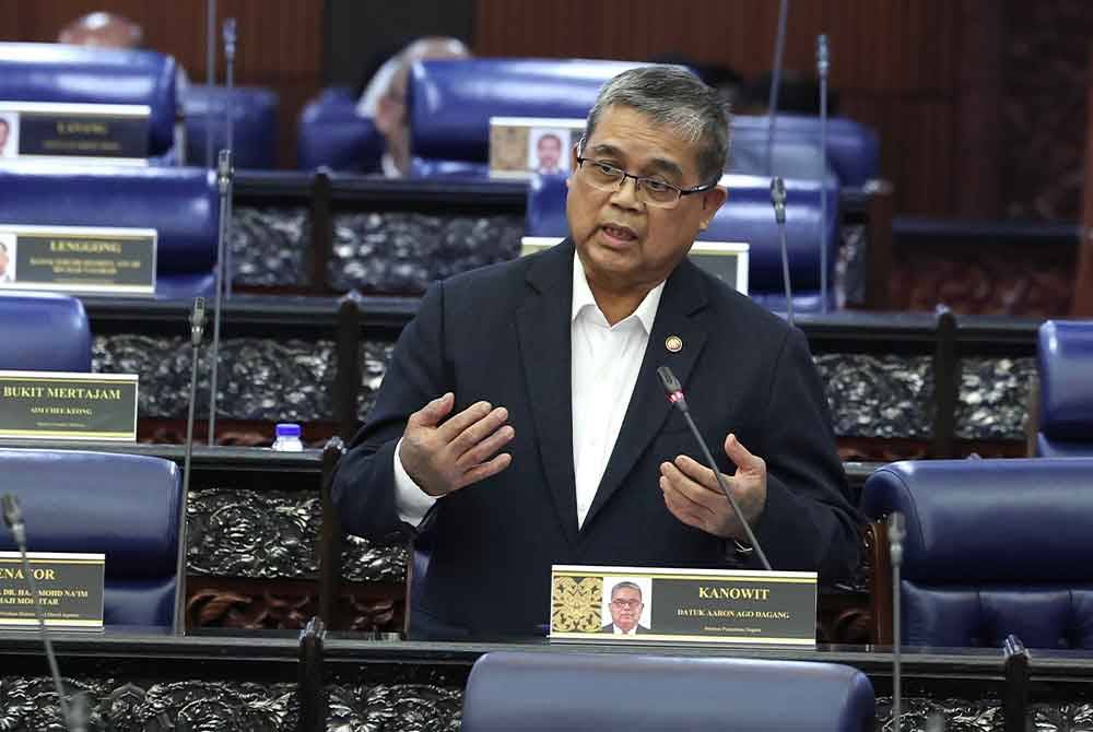 Menteri Perpaduan Negara, Datuk Aaron Ago Anak Dagang ketika menghadiri Sidang Dewan Rakyat di Bangunan Parlimen pada Rabu. Foto: Bernama