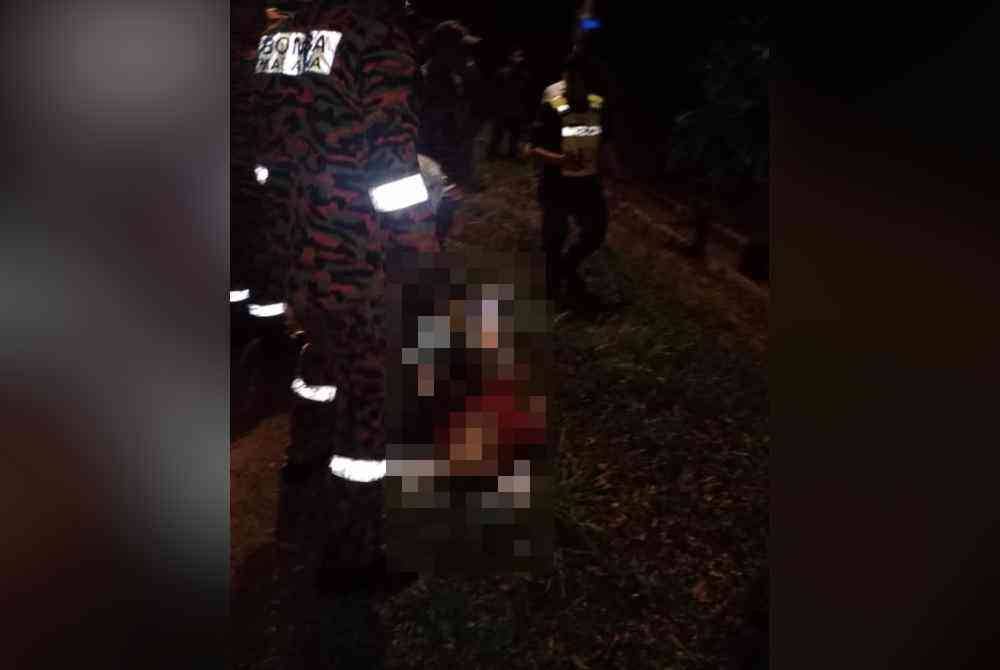 Seorang remaja lelaki ditemui lemas selepas terjatuh dalam kolam tadahan air kawasan kelapa sawit di Parit Shafie, Muar pada Rabu.