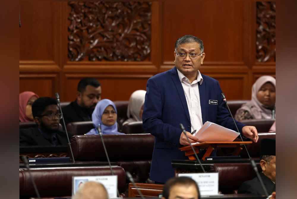 Shamsul Anuar ketika sidang Dewan Negara di Bangunan Parlimen hari ini. Foto Bernama