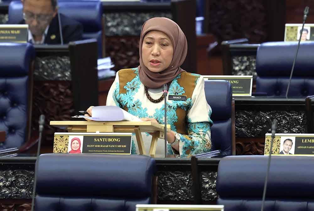 Nancy ketika sesi Waktu Pertanyaan-Pertanyaan Menteri sempena Sidang Dewan Rakyat di Bangunan Parlimen. Foto Bernama