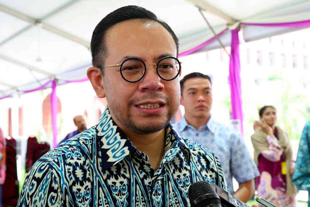 Steven ketika ditemui media pada Perhimpunan Bulanan Kementerian Sumber Manusia (KESUMA) di padang terbuka Kompleks Setia Perkasa hari ini. Foto Bernama