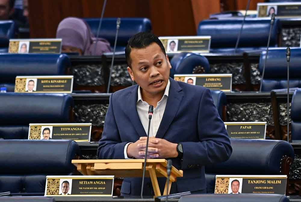 Nik Nazmi ketika membentangkan Rang Undang-undang (RUU) Kualiti Alam Sekeliling (Pindaan) 2023 untuk bacaan kali kedua di Dewan Rakyat hari ini.- Foto: Bernama