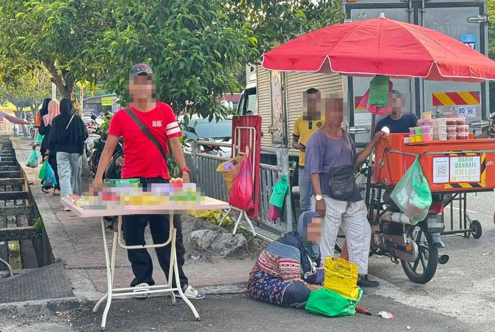 Seorang peminta sedekah dikesan berada di Bazar Bayan Baru ketika tinjauan dibuat.