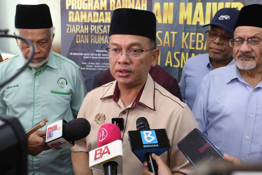 Mohd Na’im pada sidang media selepas menghadiri Program Rahmah Ramadhan MAIWP : Ziarah Pusat Kebajikan dan Rumah Asnaf di Asrama Darul Falah Pertubuhan Kebajikan Islam Malaysia PERKIM (Asdaf). Foto Bernama