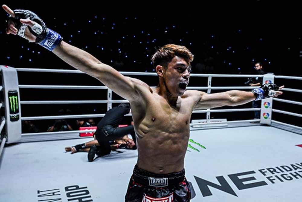 Rifdean mengungguli ONE Friday Fights 56 setelah menumpaskan petinju Thailand di Bangkok pada malam Jumaat. Foto Agensi