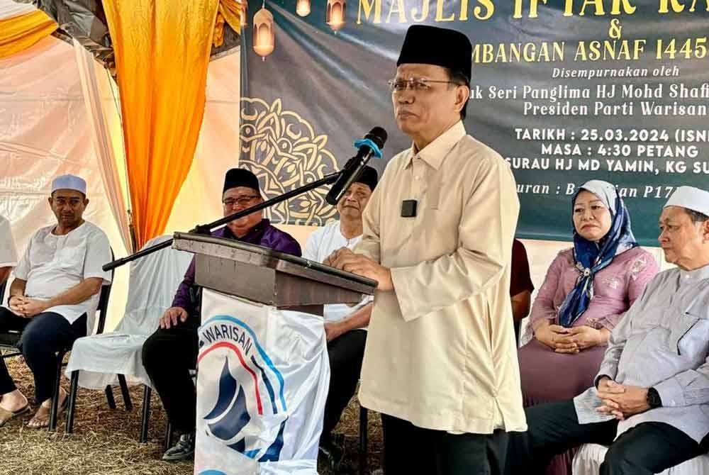 Mohd Shafie ketika berucap di Majlis Berbuka Puasa di Surau Haji Md Yamin Kampung Surapit, Papar.