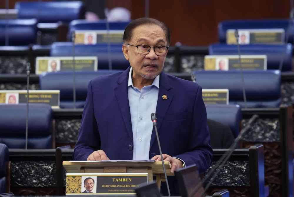 Anwar pada Sidang Dewan Rakyat hari ini. Foto Bernama