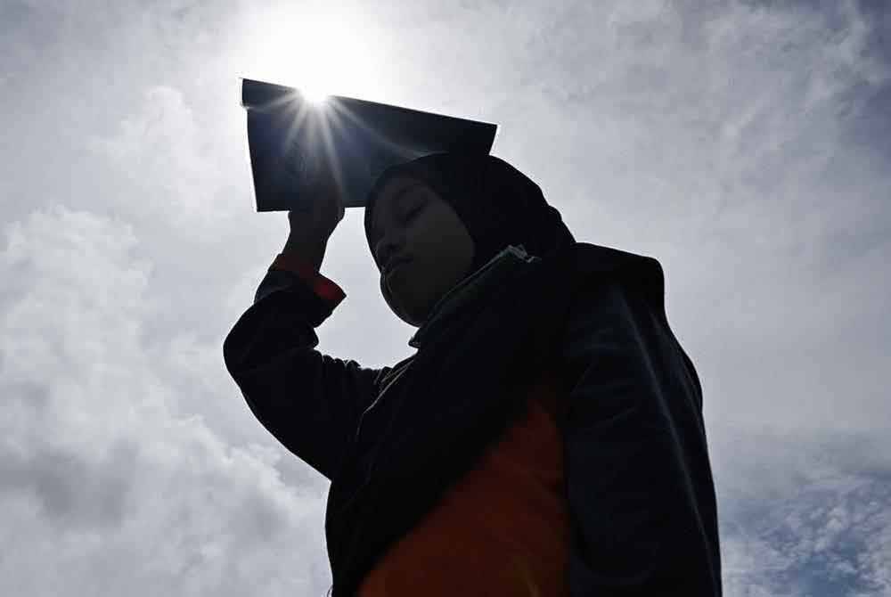 Orang ramai juga perlu mengurangkan aktiviti lain di luar rumah pada musim cuaca panas sekarang. Foto hiasan
Foto: BERNAMA