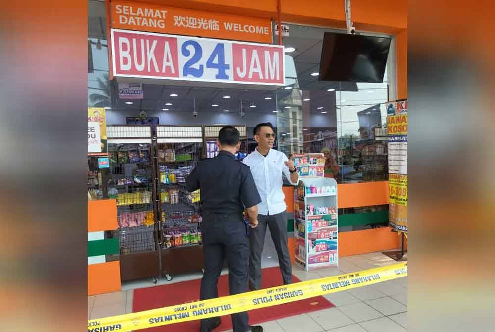 Pihak polis sedang menyiasat kejadian khianat di KK Mart Bidor yang berlaku pada awal pagi Selasa.