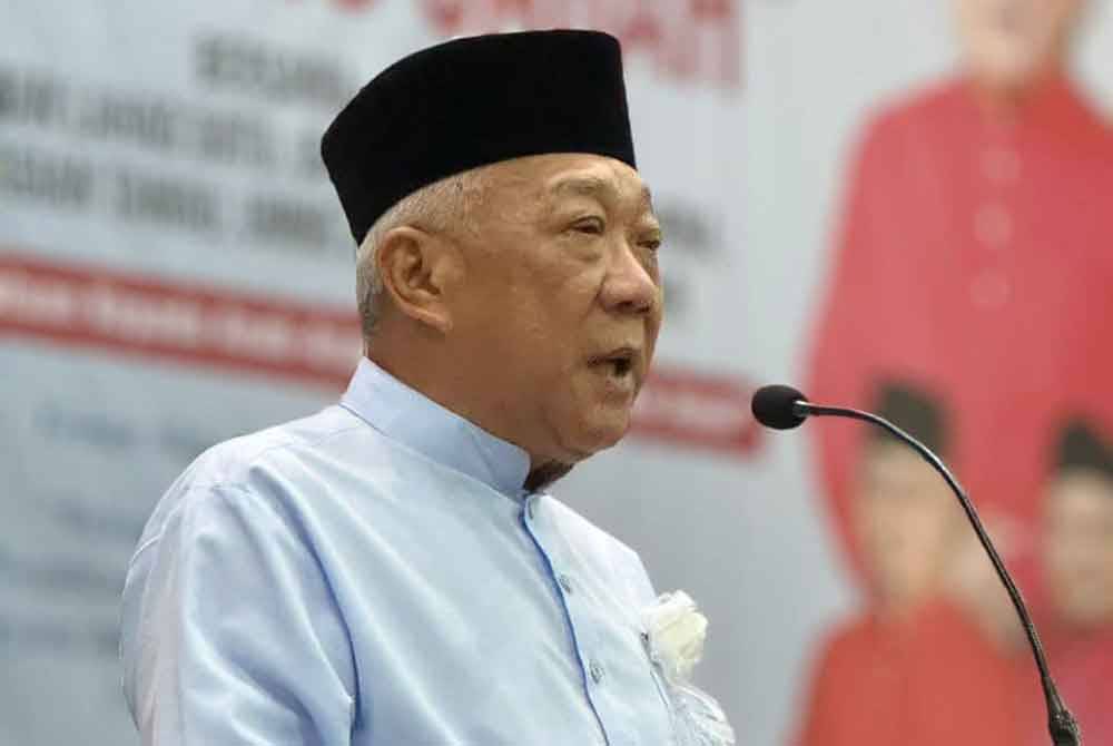 Bung Moktar ketika berucap pada Majlis Berbuka UMNO Sabah Zon 6 di Dewan Sri Perdana, Lahad Datu.