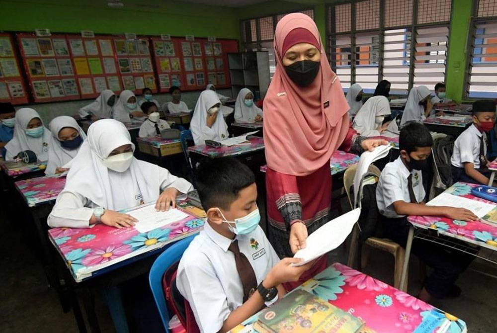 KPM telah melantik 20,171 guru baharu secara lantikan tetap dan kontrak bagi mengatasi isu kekurangan guru di sekolah pada tahun lepas. Gambar haisan Bernama