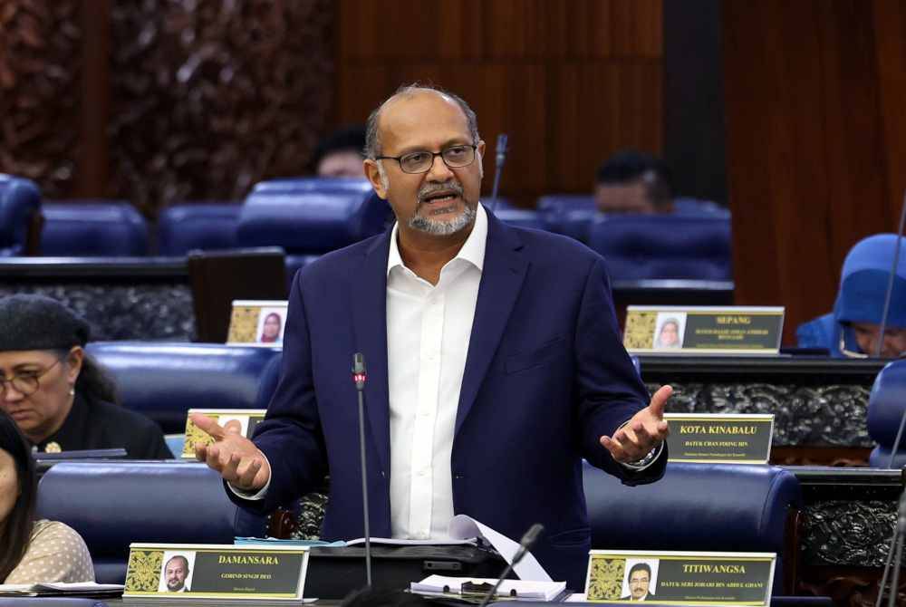 Gobind menggulung Rang Undang-Undang Keselamatan Siber Negara pada sesi Sidang Dewan Rakyat di Parlimen, pada Rabu. Foto Bernama