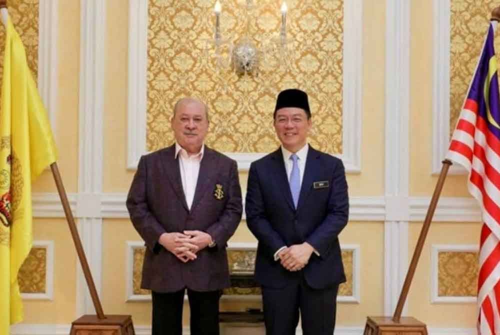 Yang di-Pertuan Agong Sultan Ibrahim berkenan menerima menghadap Menteri Perumahan dan Kerajaan Tempatan Nga Kor Ming, di Istana Negara pada Rabu.