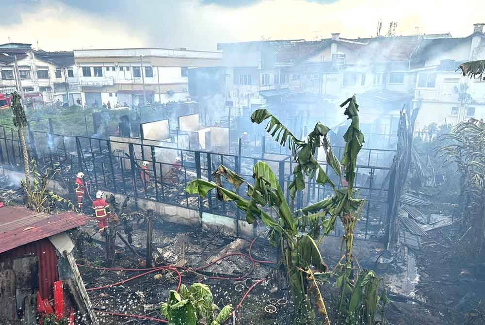 Enam rumah musnah dalam kebakaran di Taman Limbok