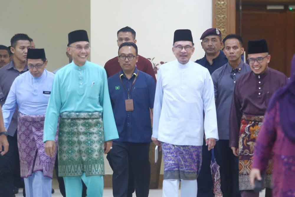 Anwar tiba di Kompleks Dewan Undangan Negeri (DUN) Perlis, bagi menyertai sesi taklimat negeri pada Isnin.