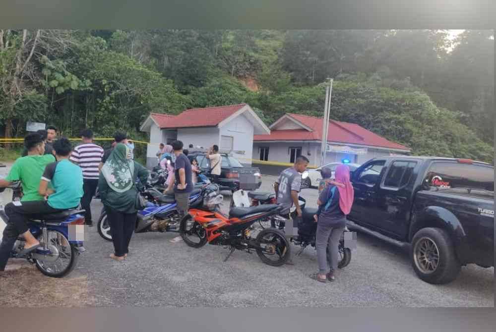 Lokasi mangsa ditemui dalam keadaan tidak sedarkan diri terbaring di hadapan tandas awam di Dataran Lemang Manek Urai, Kuala Krai. Foto: Ihsan pembaca