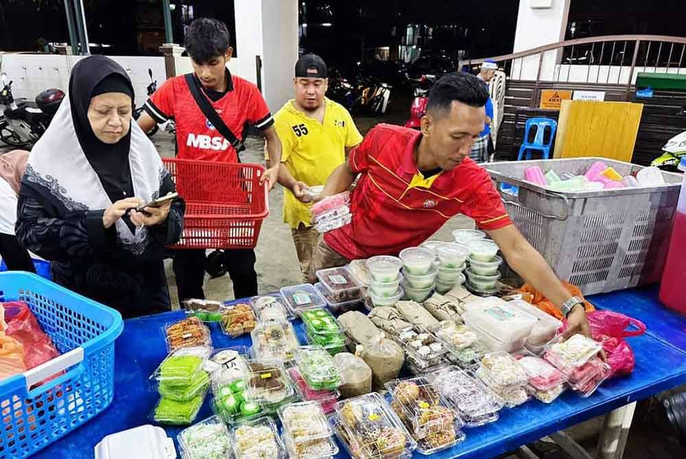 Antara makanan yang banyak diterima sepanjang program ini berlangsung adalah kuih muih, air balang, pelbagai jenis nasi.