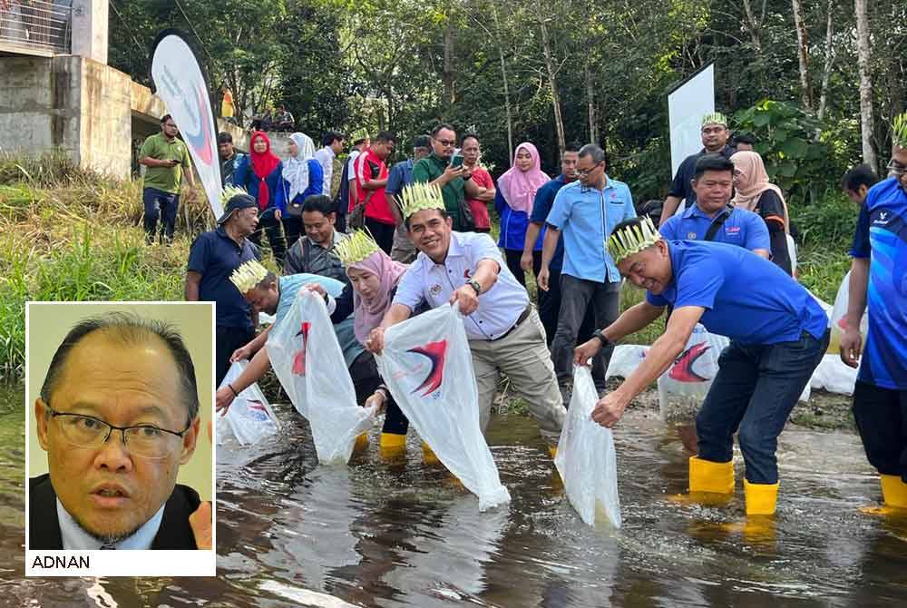 Benih ikan asli dilepaskan di perairan sungai di Pahang.