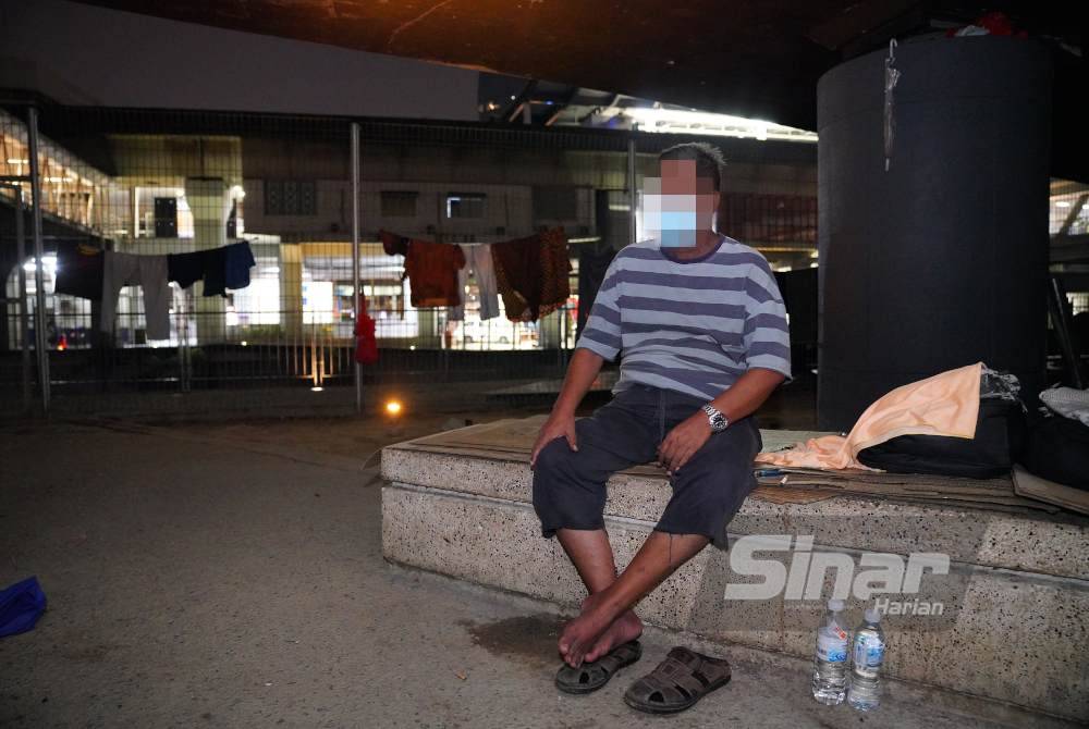 Suasana hari raya dianggap biasa sahaja buat Hamidon memandangkan dia belum berkahwin.. Foto Sinar Harian MOHD HALIM ABDUL WAHID