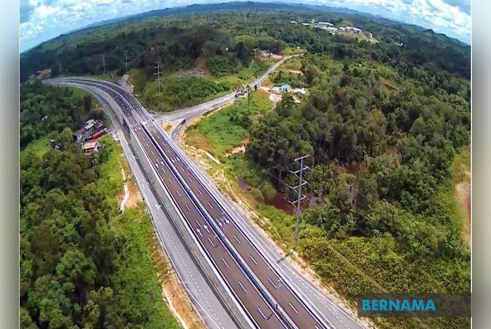 Projek Lebuhraya Pan Borneo Sarawak fasa satu bakal dibuka sepenuhnya pada suku kedua tahun ini. Foto Fail Bernama