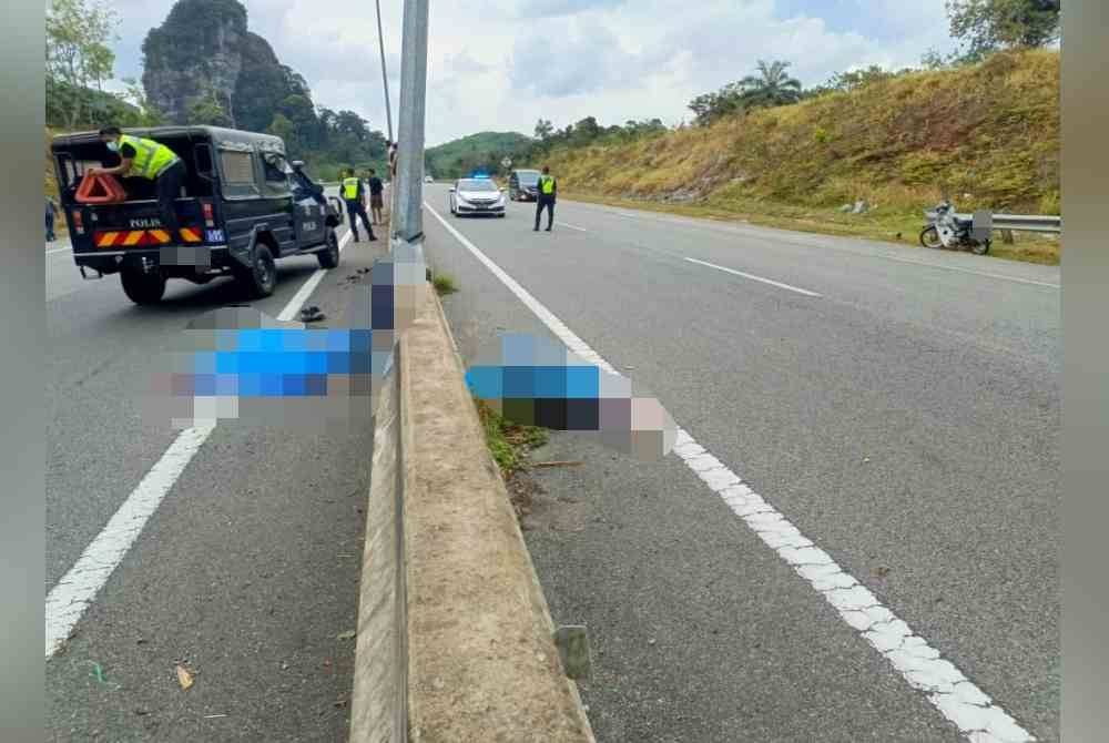 Penunggang dan pembonceng disahkan meninggal dunia di tempat kejadian selepas tercampak dari motosikal setelah terbabas merempuh konkrit penghadang jalan di KM57 Lebuhraya LTU di Kuantan pada Rabu.