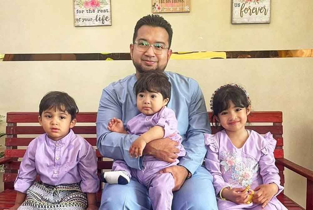 Nadir Al-Nuri (tengah) gembira apabila dapat menyambut Aidilfitri bersama anak-anaknya di Malaysia.