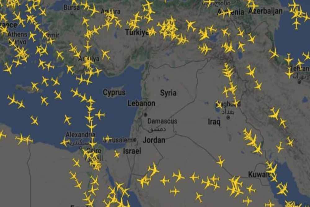 IRAN melancarkan berpuluh-puluh serangan dron terhadap Israel pada Sabtu. Foto Flightradar24