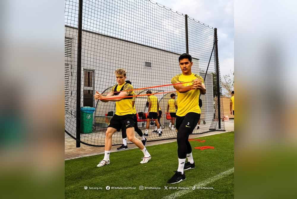 Pemain-pemain Harimau Muda giat menjalani latihan sebelum menyingkap tirai Kumpulan D Piala Asia B-23 Qatar 2024. Foto FAM