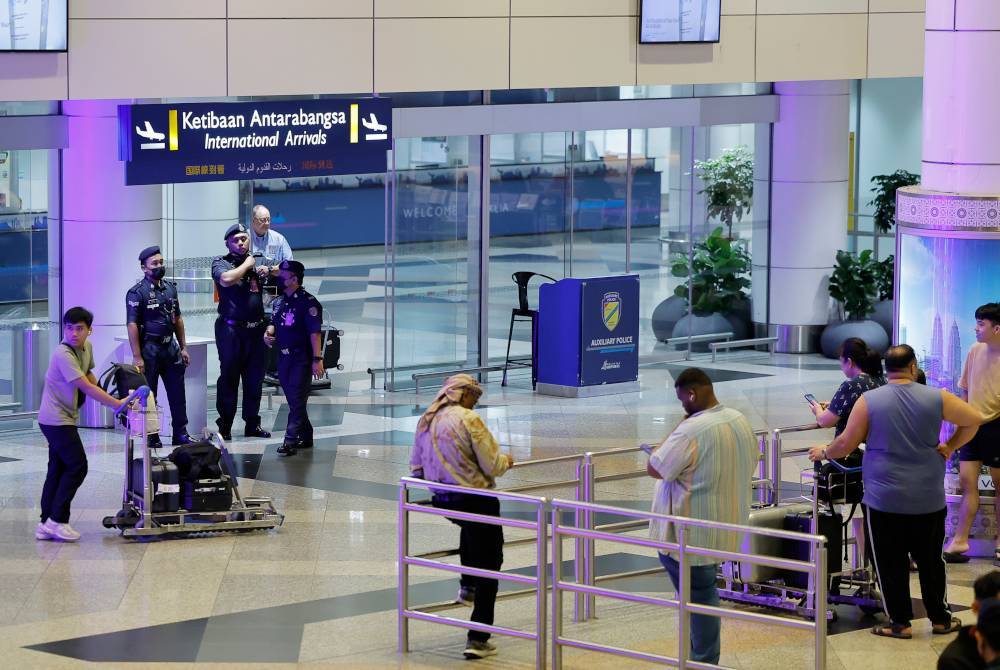 Muhammmad Nur Hadith ditembak semasa berada di Balai Ketibaan Terminal 1, Lapangan Terbang Antarabangsa Kuala Lumpur (KLIA) pada Ahad. Foto Bernama