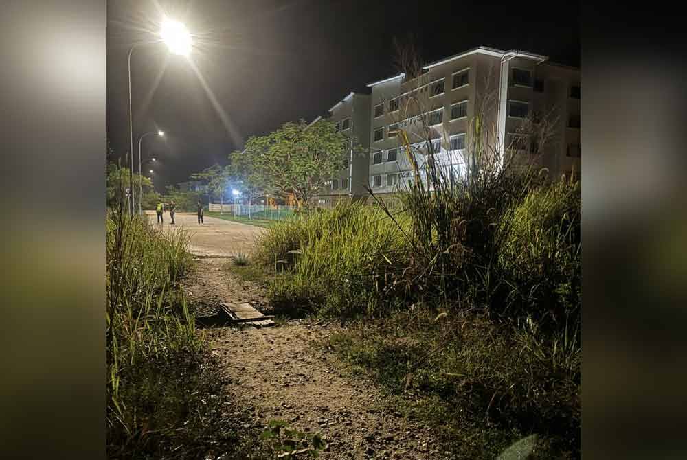 Penuntut wanita bersama tiga rakannya disamun di kolej kediaman UTHM Pagoh, pada awal pagi Isnin. - Foto Polis Muar